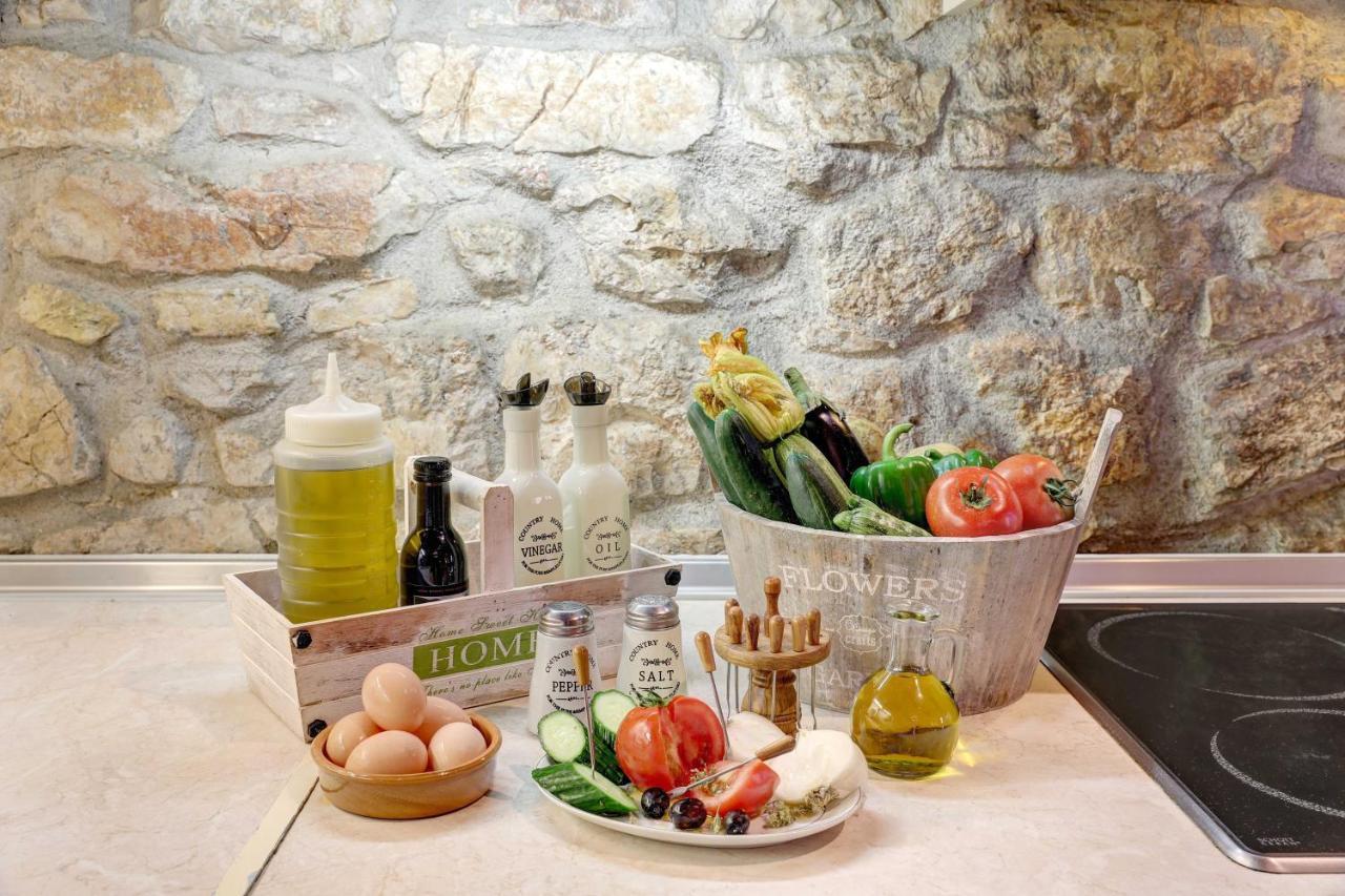Luminous 2Bd Stone Apt In The Alleys Of Corfu Town Exterior photo